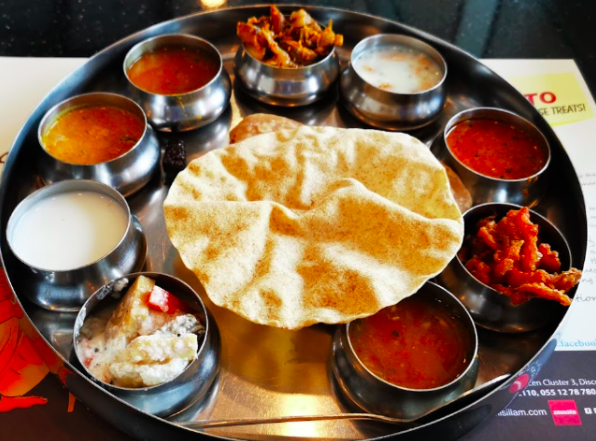 Indyjskie jedzenie w Dubaju